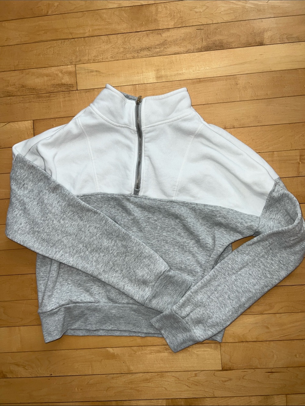 Cowl & Turtleneck Two-Tone Half-Zip Sweater - White & Light Gray
